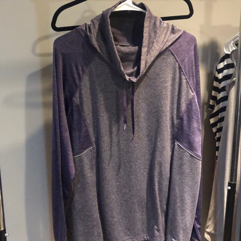 Long sleeve active shirt